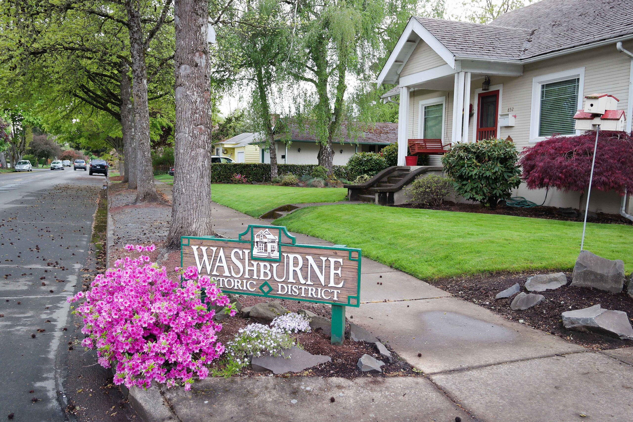 Houses along a tree-lined street in Springfield’s Washburne Historic District